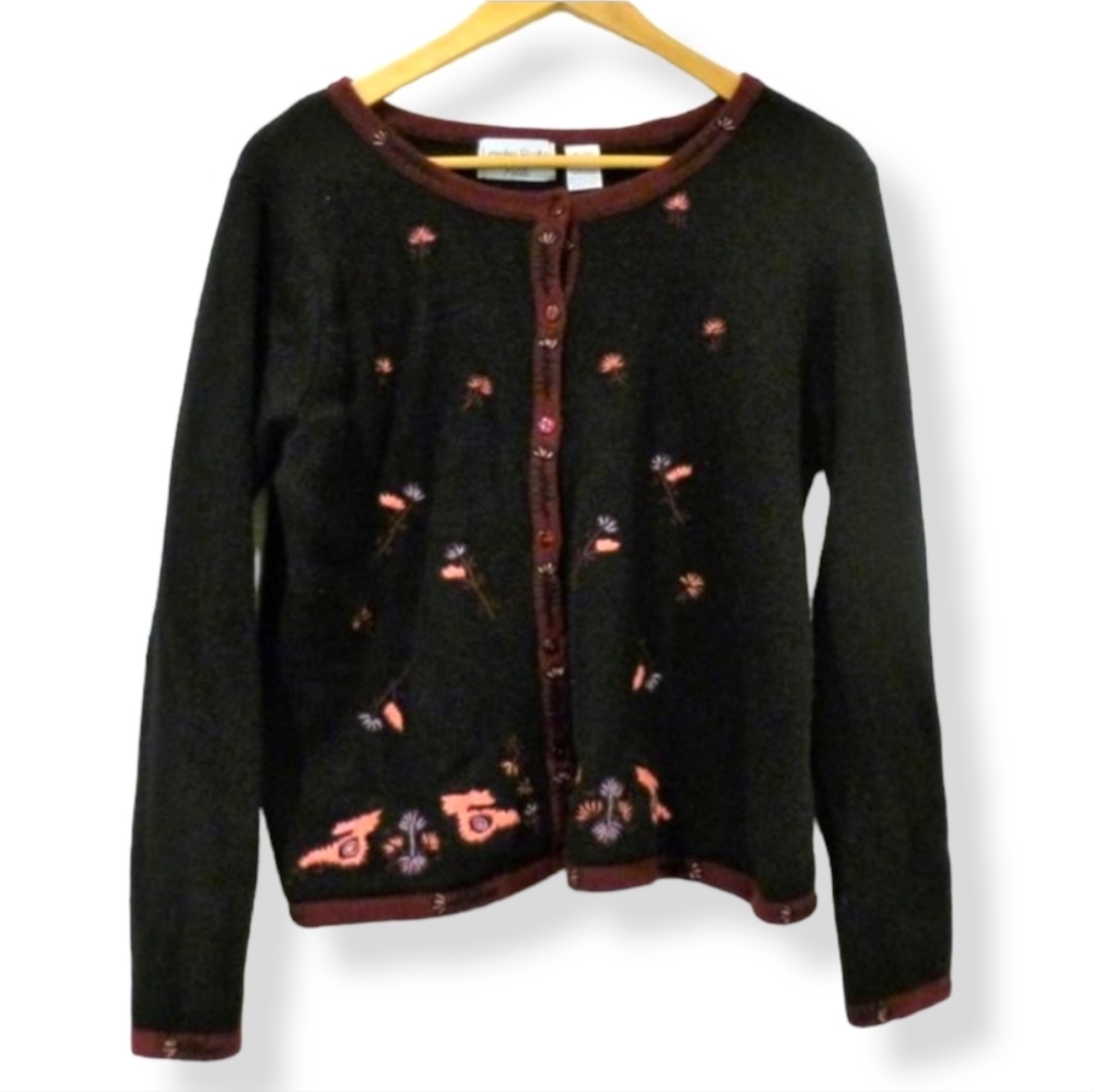 VINTAGE 1990's Lambswool Embroidered Cardigan